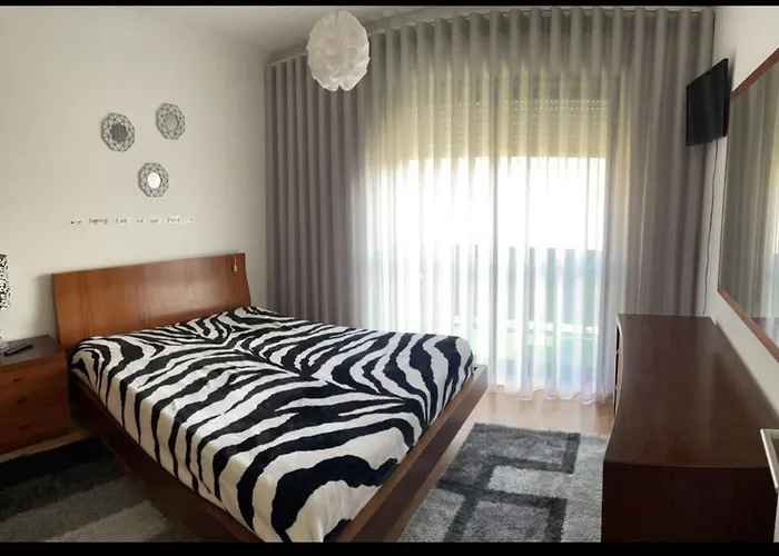 Apartment Poveira House 1 *